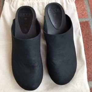 Black Monochrome Bryr Clogs! Excellent condition!